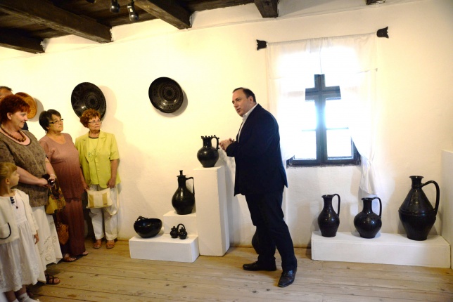 ifj. Fazekas István fazekas munkáiból nyílt kiállítás a Múzeumfaluban