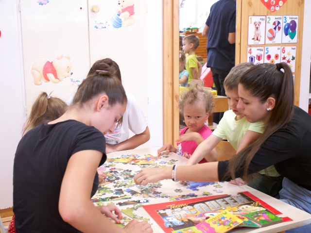 Diákmunka az Eszterlánc oviban - fotó Szarka Lajos