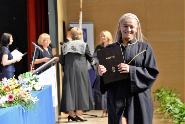 Oklevélátadó ünnepség 2 - fotó Trifonov Éva