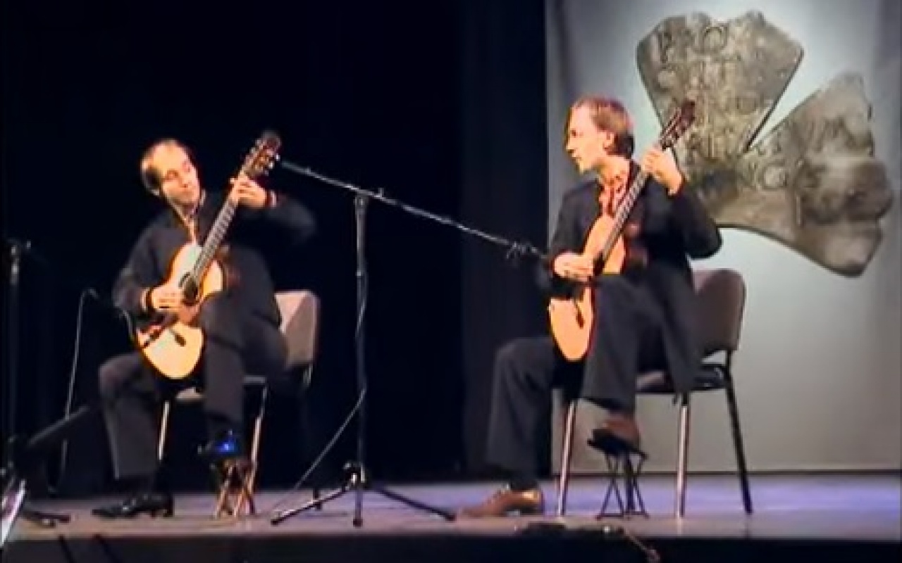 „Kettős parafrázis" - virtuóz gitárduó Nyíregyházán