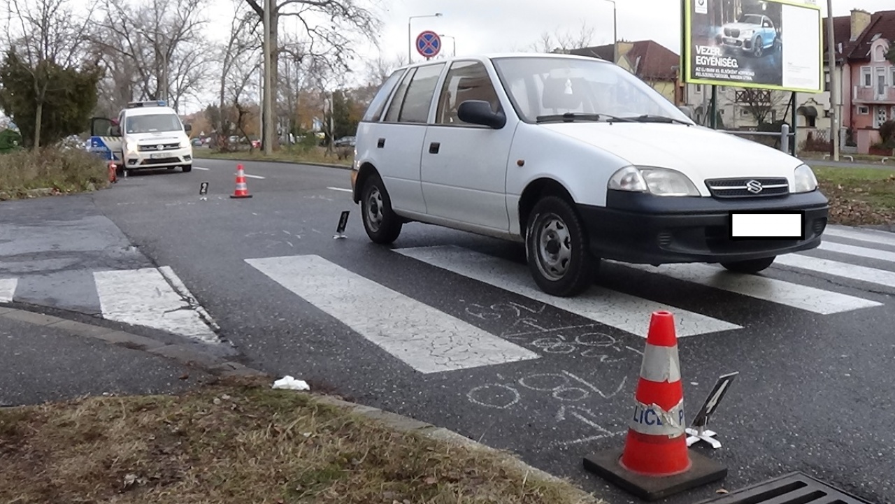 Zebrán gázoltak el egy gyalogost - az idős nőt kórházba szállították