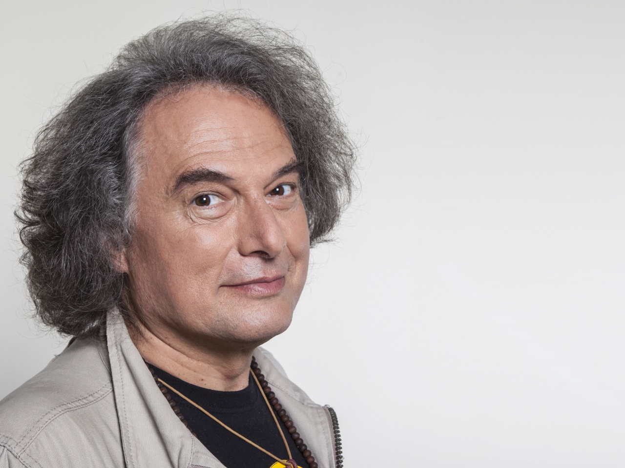 ÉN-TE-MI? Ő-TI-ŐK? - Laár András előadóestje Nyíregyházán