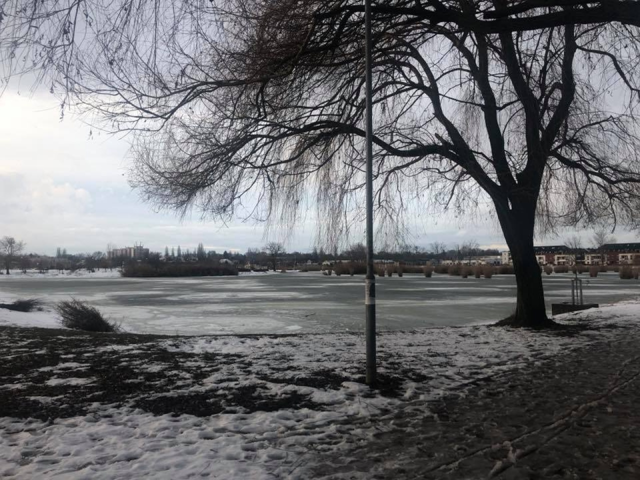 Figyelem! Tilos korcsolyázni a Bujtosi tó jegén!