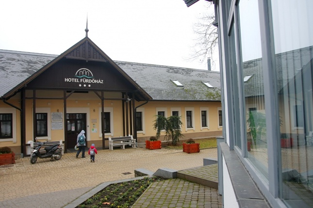 Háromcsillagos a Fürdőház