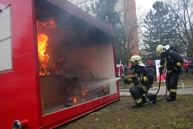 Tűzoltó bemutató