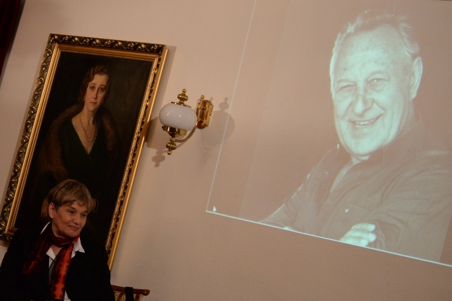 Bessenyeire emlékeztek a Bencs Villában