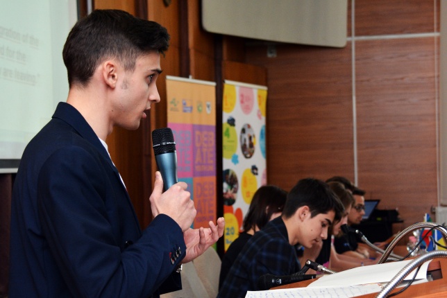 Angol nyelvű Tematikus Vita Show az Egészségügyi Karon