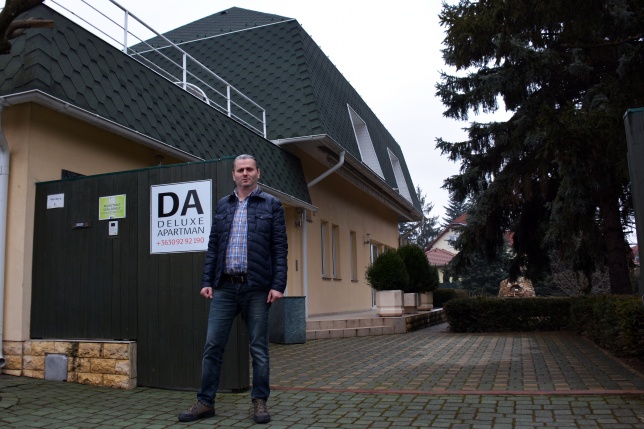 Deluxe Apartmanház Sóstón