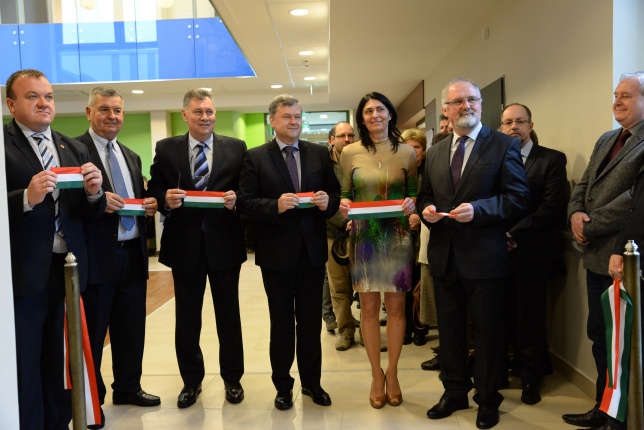 A Sántha Kálmán Szakkórház új épületének átadó ünnepsége