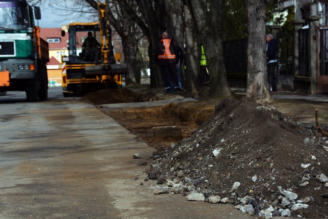 Megkezdődtek a kátyúzások városunkban