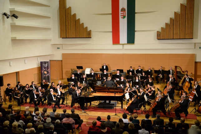 Kodály Filharmonikus Zenekar a Kodály Hangversenyteremben