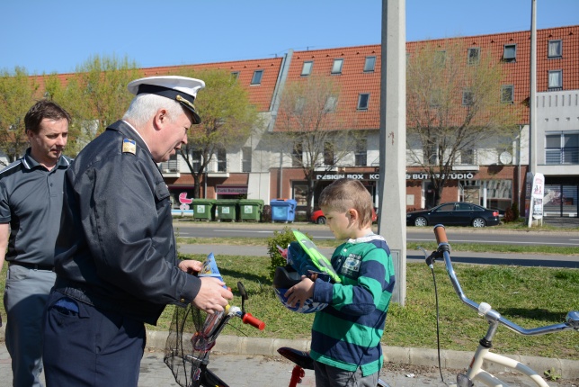 Közlekedésbiztonsági nap a NyírPláza parkolóban