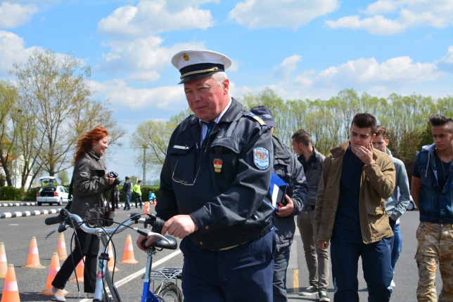 Közlekedésbiztonsági vetélkedő középiskolásoknak