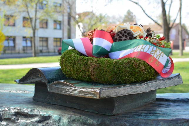 Váci Mihály Emlékmű koszorúzás