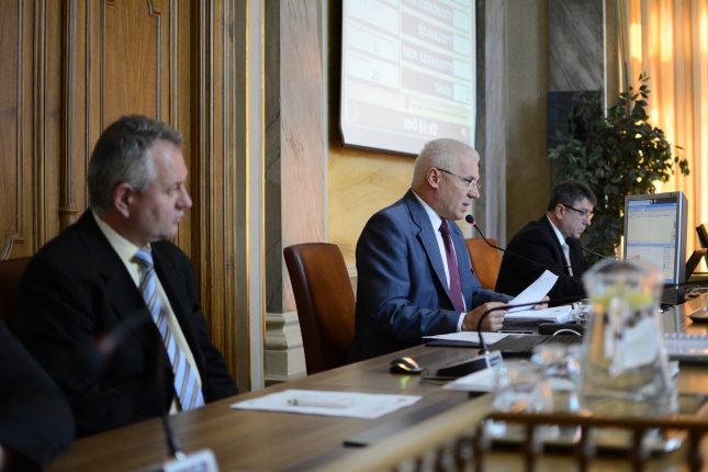 Közgyűlés a Városházán