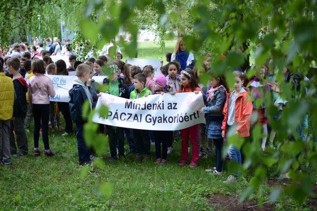 Csendes Demonstráció az Apáczai Gyakorlóért a Nyíregyházi Főiskolán