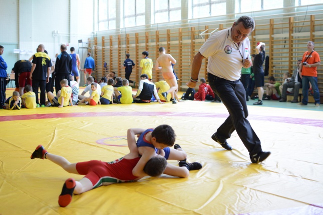 Birkózó verseny a Zrínyi Ilona Gimnáziumban