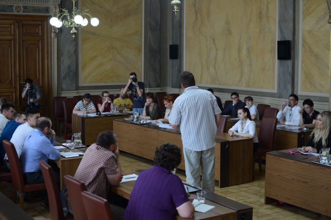 Ifjúsági Kerekasztal megalapítása