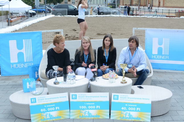 Hübner strandröplabda sajtótájékoztató