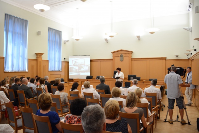 Emléktábla avatás a Bíróságon