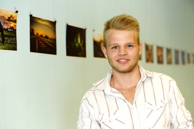 Kiállításmegnyitó a Nyír-Plazában Bakos Nátán képeiből