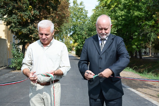 Érkerti utak átadása