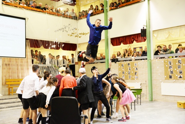 Szalagavató ünnepség az Arany János Gimnáziumban