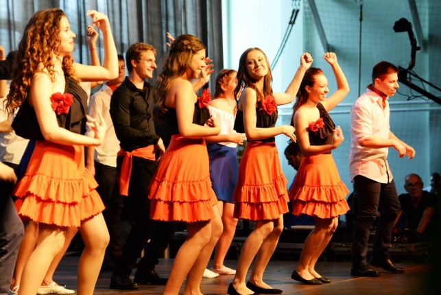 A Zrínyi Ilona Gimnázium szalagavató műsora