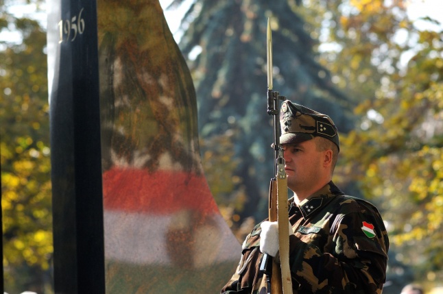 1956-os koszorúzás