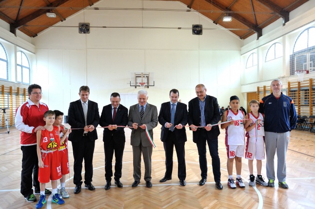 Tornacsarnok átadás a Westsik Szakközépiskolában