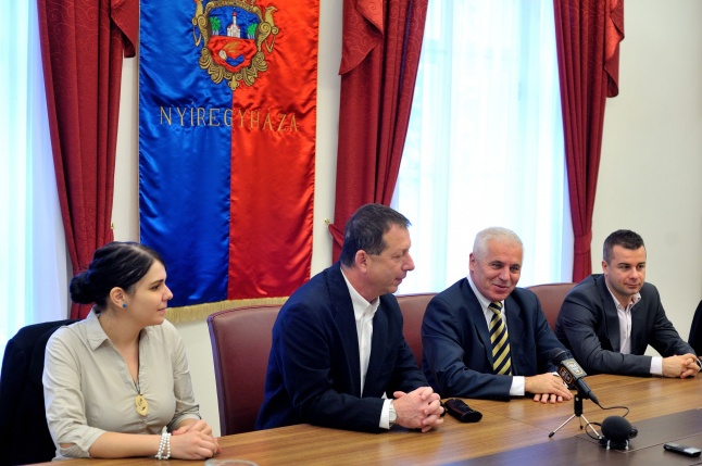 Szinházi Szilveszter sajtótájékoztató