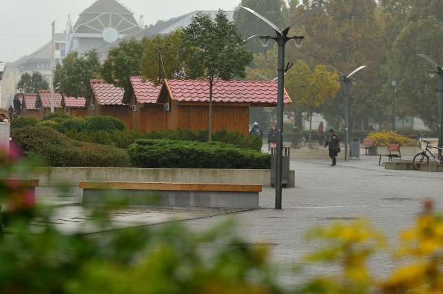 Épül a Karácsonyi Forgatag