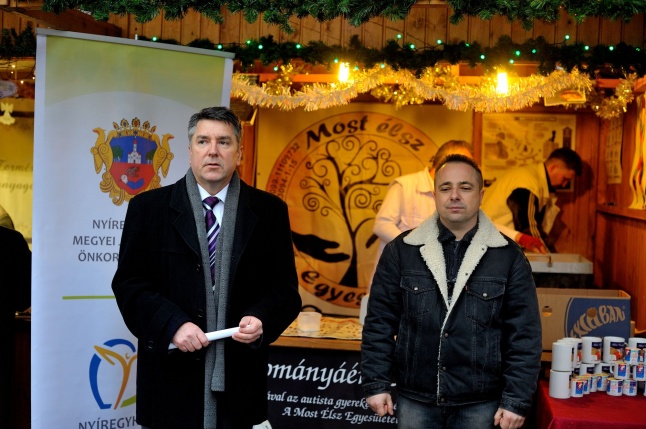 Adventi jótékonysági akciók