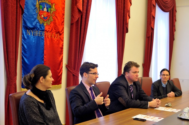 Beszédes kezek programsorozat beharangozója