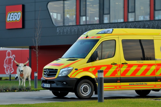 Mentőautó adomány a LEGO-tól