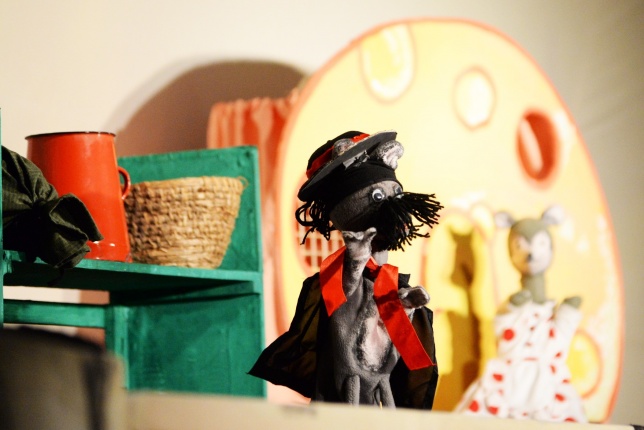 Reszkessetek egerek-a Burattino Bábszínház előadása