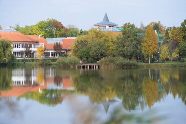 Sóstó az őszi napsütésben