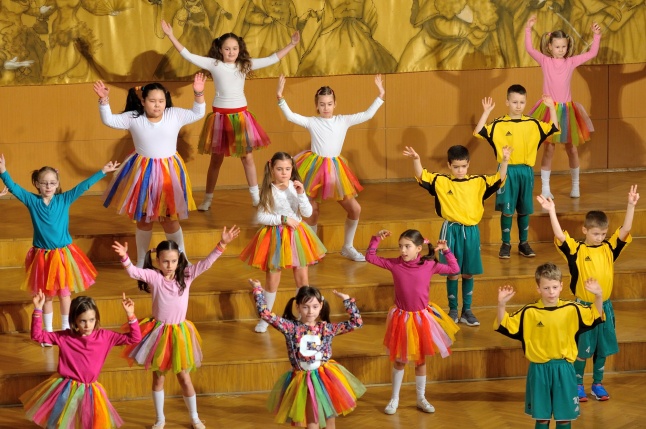 Farsangi műsor a Kodály iskolában