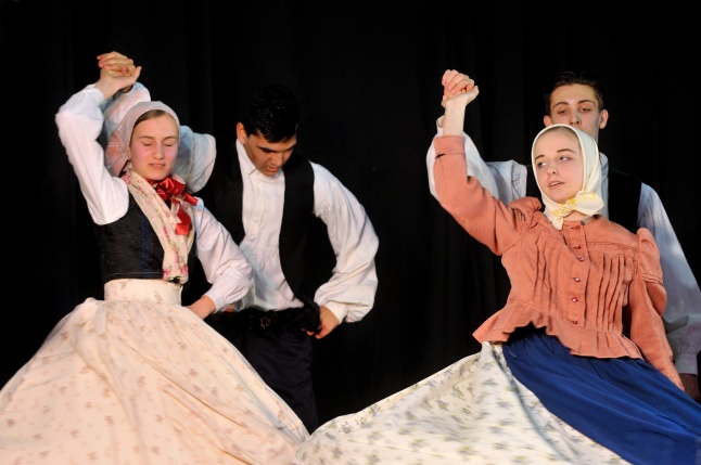 Néptánc verseny a Vécsey iskolában