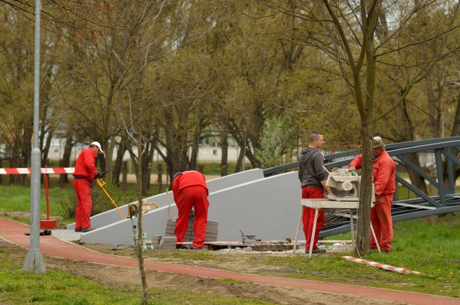 Munkálatok a Csónak utcai hídnál