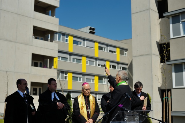 Tömbkórház épületeinek a felszentelése