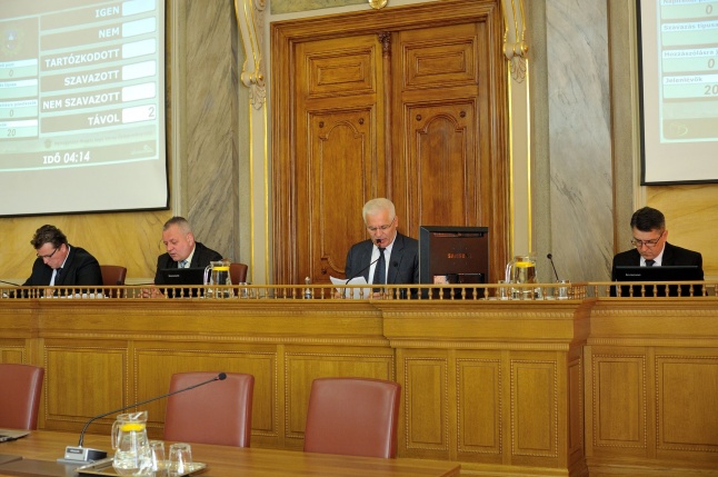 Városi Közgyűlés 20160428