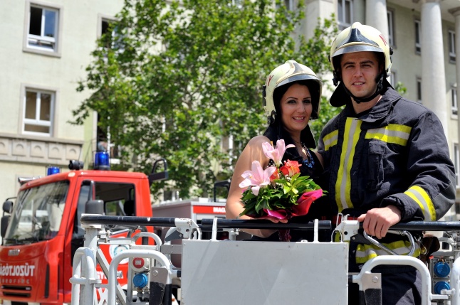 Leánykérés tűzoltó módra