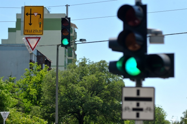 Megszűnik a telezöld jelzőlámpa