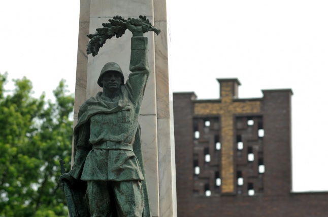 Hősökre emlékeztek