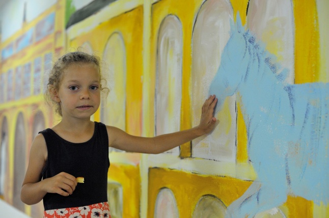 Festett aluljáró a vasútállomáson