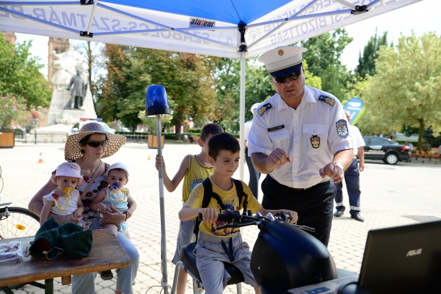 Közlekedésbiztonsági nap a Kossuth téren