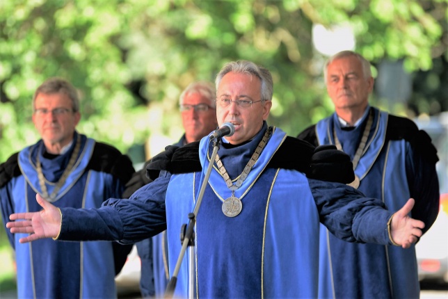 Kiállításmegnyitó a Pálinkaházban