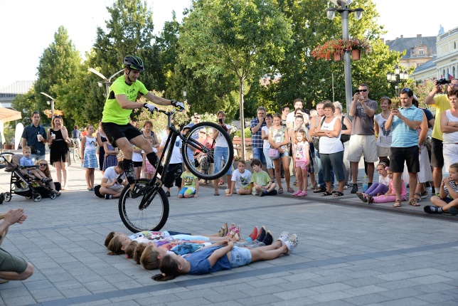 Vidor-szombat délután a belvárosban