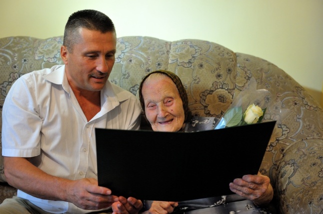 Szépkorú köszöntése - Tar Gyuláné